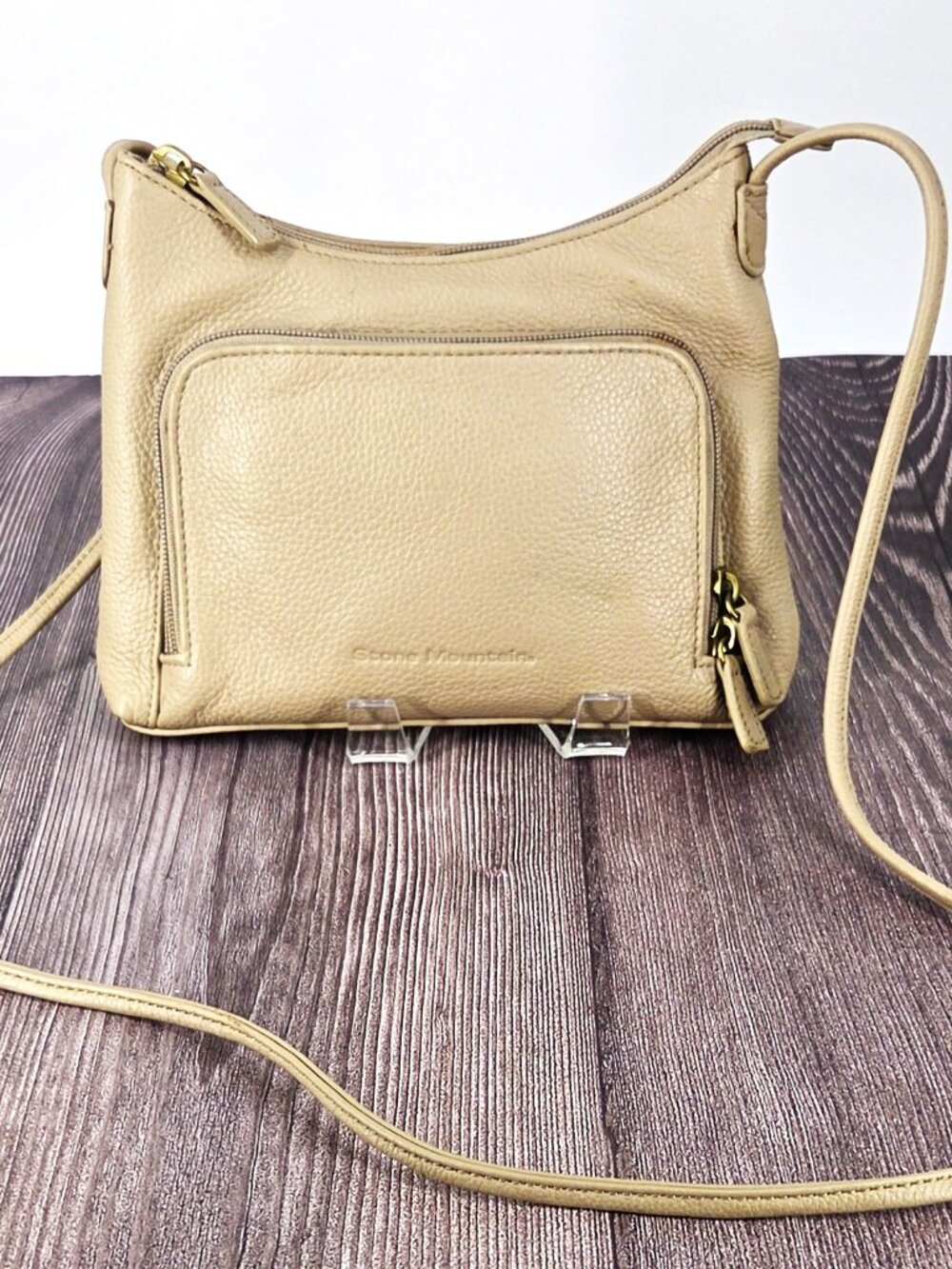 Y2k Stone Mountain Tan Pebble Leather Crossbody Bag Zip Closure Pockets Light